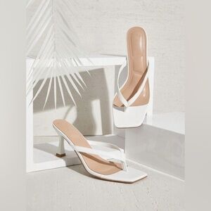 Women Comfortable
Kitten Heel Square Toe Thong
Sandals